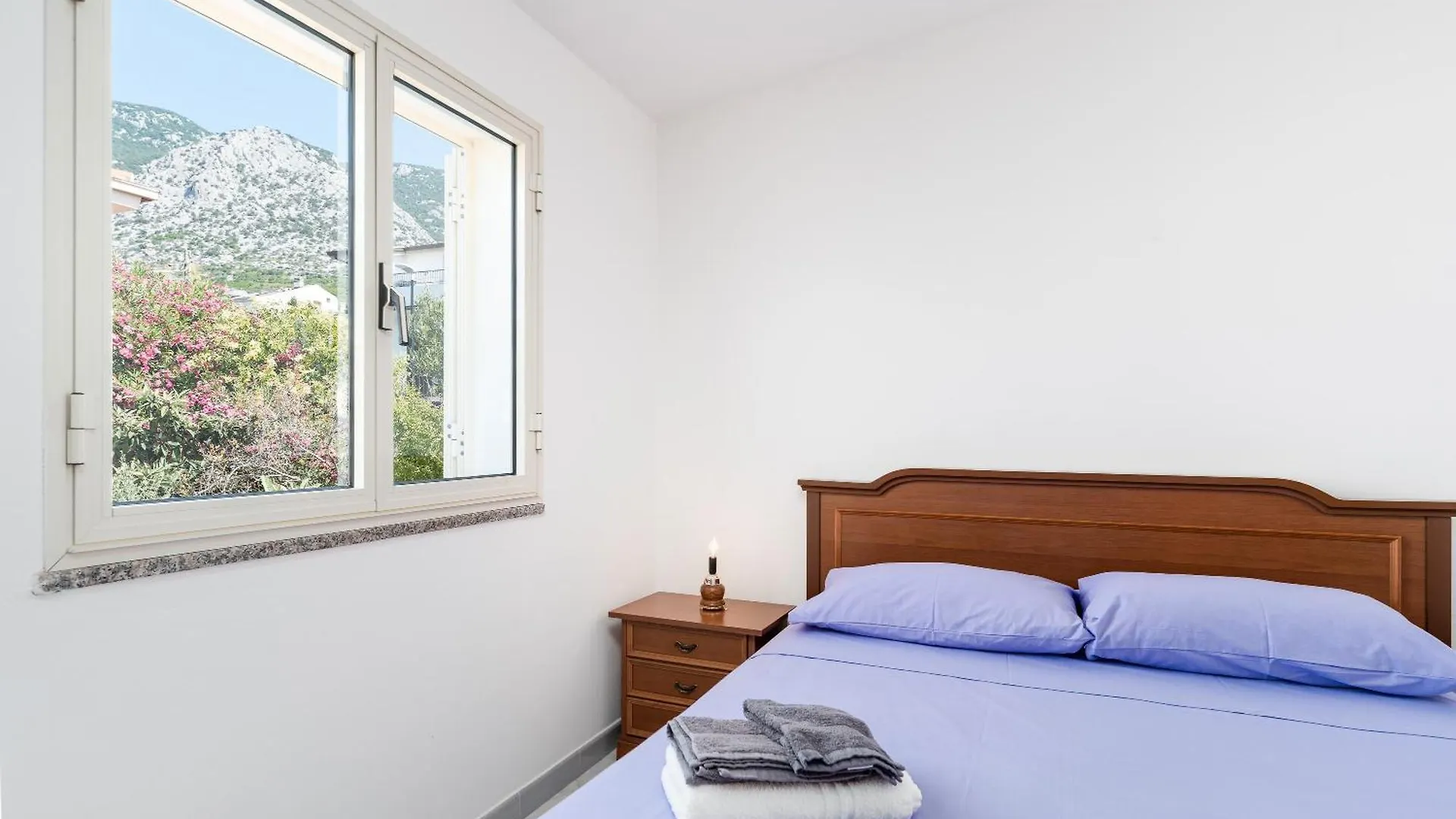 Апартаменты Calagonone Seaview House Кала-Гононе
